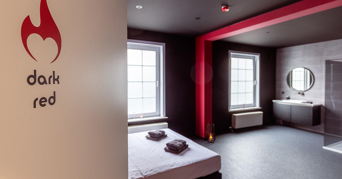 kamer Dark red Zin-Inn